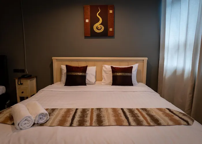 Anandpura Riverside Hotel 4*