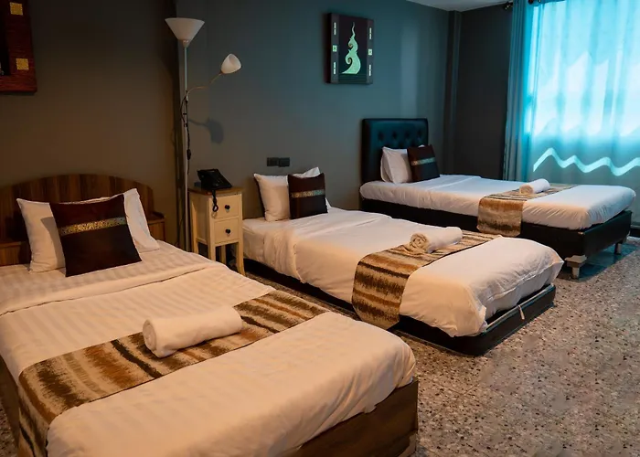 Anandpura Riverside Hotel 4*