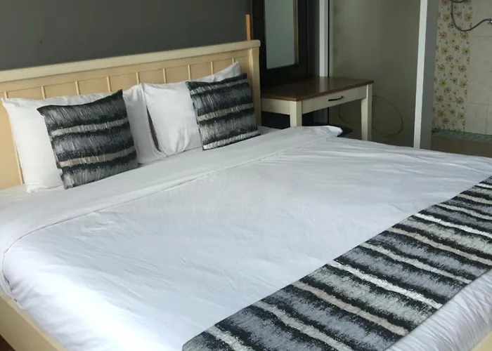 ホテル Anandpura Riverside 4*