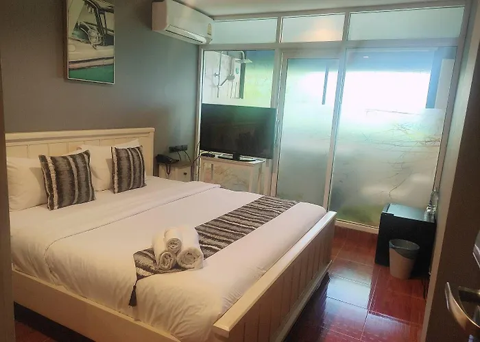 Anandpura Riverside Hotel 4*